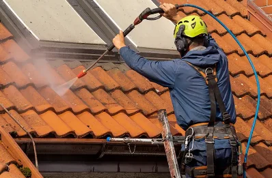 Démoussage et hydrofuge de toiture à Tourbes
